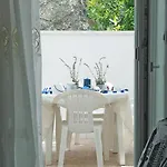 Blue House شقة *