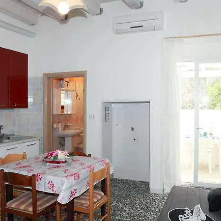 Blue House Apartment *